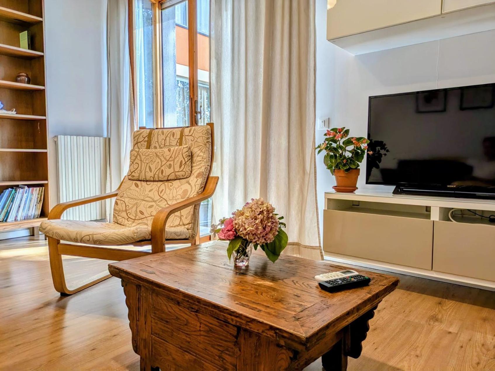 Appartamento Viale Puccini - Free Gated Parking - 3 Minutes From Center Λούκα Εξωτερικό φωτογραφία